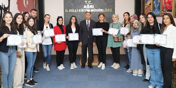 Okulöncesi öğretmenlerine yazılım ve kodlama eğitimi