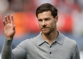Xabi Alonso yönetimindeki Leverkusen,namağlup