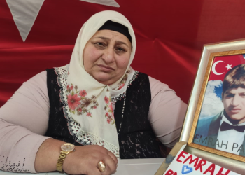 Annelerin evlat nöbeti  devam ediyor