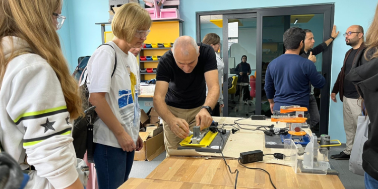 Polonyalı öğrencilerden ‘Akıncı TİHA’ pozu