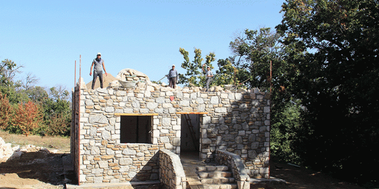 Ege’de taş ustaları kıymete bindi