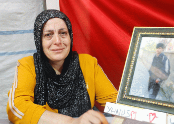 Evlat nöbeti kararlılıkla devam ediyor