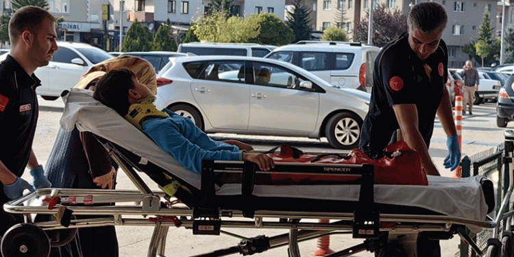 Bisikletli çocuğa çarparak kayıplara karıştı