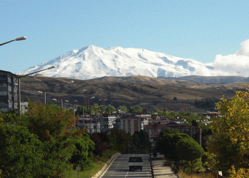 Süphan Dağı beyaza büründü