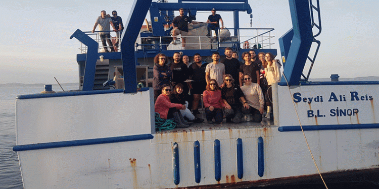 İtfaiyeden kuyudan koyun kurtarma operasyonu