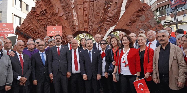 100. Yıl Cumhuriyet Anıtı 100’üncü yıla çok yakıştı