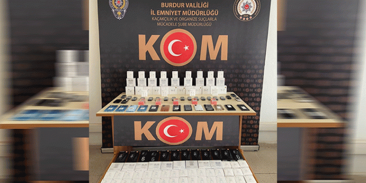 350 bin TL değerinde kaçak telefon ele geçirildi
