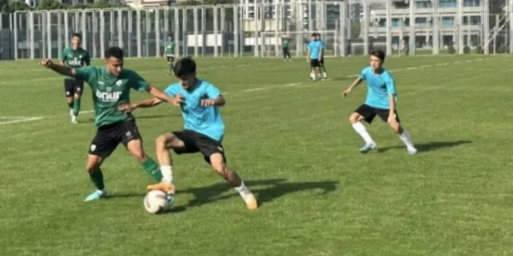 Bursaspor, U19 takımına mağlup oldu