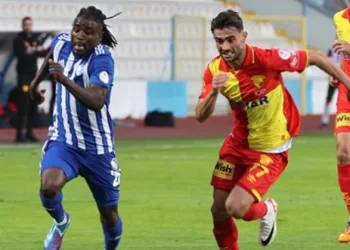 5 Gollü maçı kazanan Erzurumspor