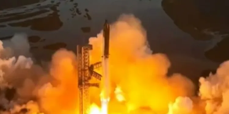 SpaceX’in Starship roketi kalkıştan 2,5 dakika sonra patladı