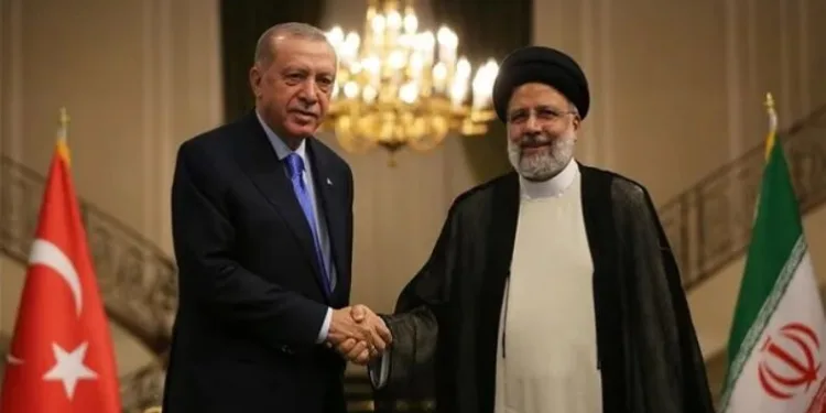 Erdoğan, İran Cumhurbaşkanı Reisi ile görüştü!