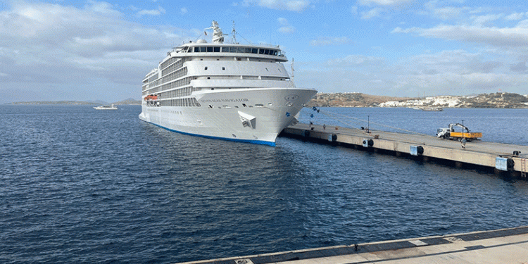 Bodrum’da kruvaziyer turizmi devam ediyor