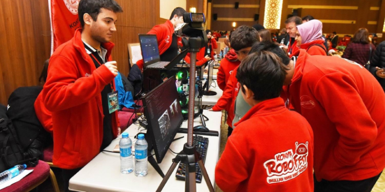 Konya Robofest Robot Yarışması başladı