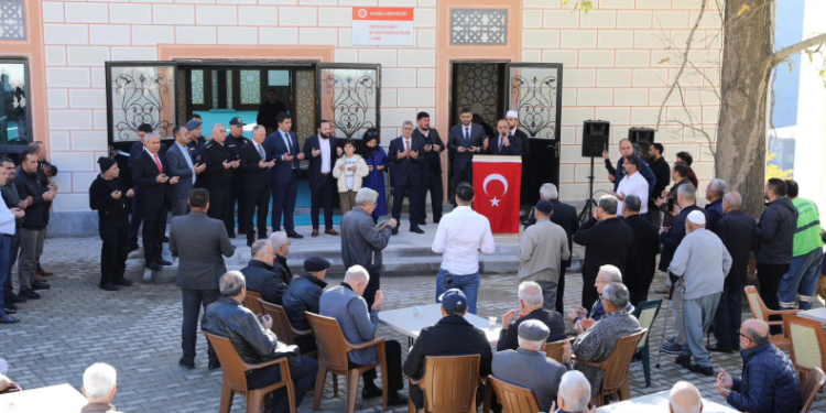 Niğde’de hayırsever tarafından yaptırılan cami ibadete açıldı