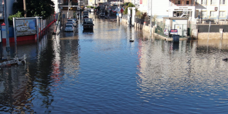 Fırtınanın etkisini yitirdiği İskenderun, Venedik’e döndü
