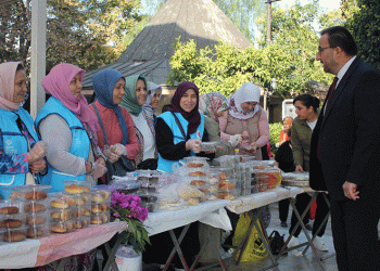Aydın’da Filistin için hayır çarşısı açıldı