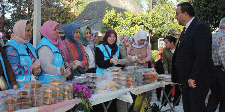 Aydın’da Filistin için hayır çarşısı açıldı