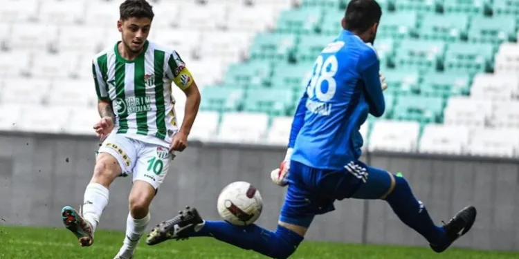 Bursaspor: 1 Esenler Erokspor:1