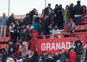 Taraftar hayatını kaybetti! Maç yarıda kaldı