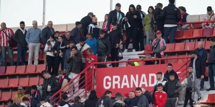 Taraftar hayatını kaybetti! Maç yarıda kaldı