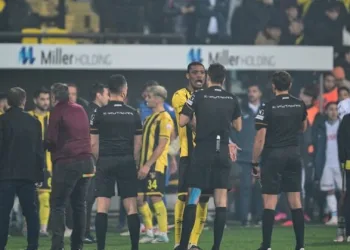 İstanbulspor sahadan çekildi!