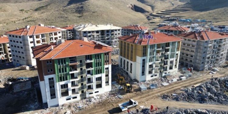 TOKİ deprem konutları hızla yükseliyor