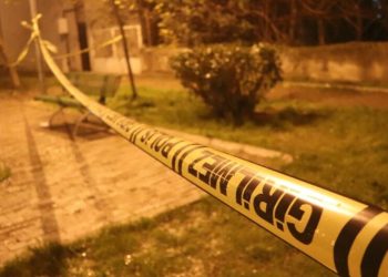 Boşanma aşamasındaki eşini parkta öldürdü