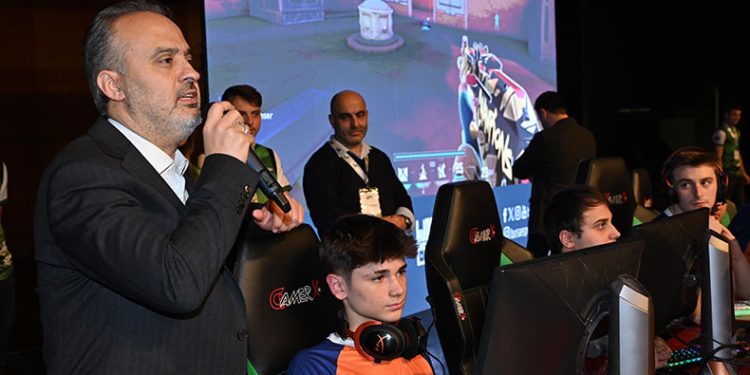 E-spor Turnuvası’nda final heyecanı