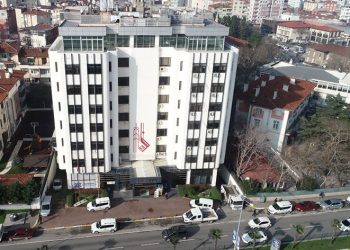 Karesi ve Altıeylül belediye binaları yıkılıyor