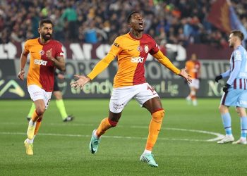 Wilfried Zaha gol sayısını 9’a çıkardı