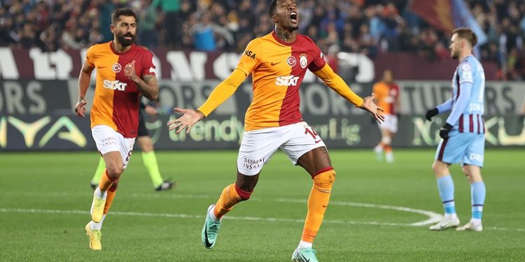 Wilfried Zaha gol sayısını 9’a çıkardı