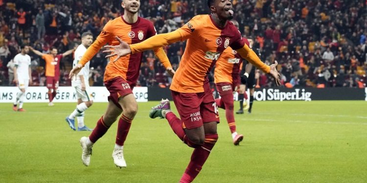 Wilfried Zaha 7. golünü attı