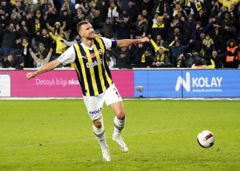 Edin Dzeko’dan 2. kez hat-trick