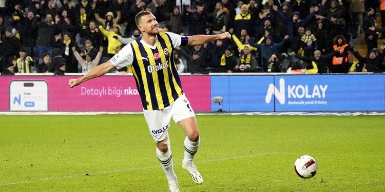 Edin Dzeko’dan 2. kez hat-trick