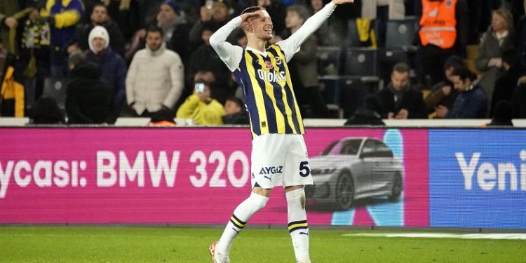 Szymanski 1 gol, 2 asistle yıldızlaştı