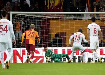 Fernando Muslera penaltı kurtardı