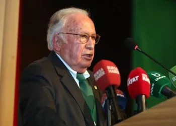 Bursaspor’un yeni başkanı Sinan Bür oldu