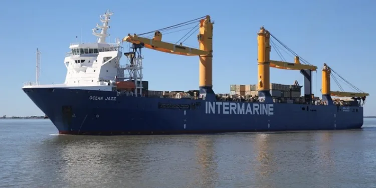 Aden Körfezi’nde ABD’ye ait askeri yük gemisini hedef alındı