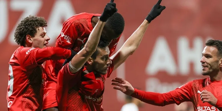 Pendikspor çıkışını sürdürdü