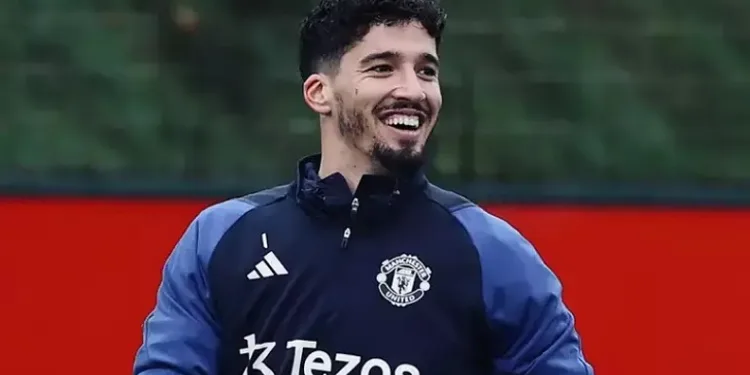 Efsane isim’den Erik ten Hag’a Altay’ı oynat