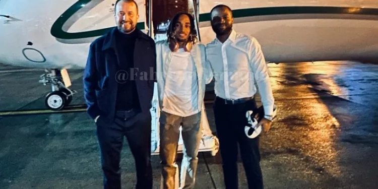 Boey imza için yola çıktı