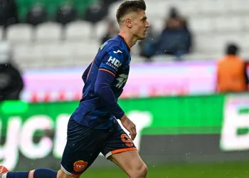 Başakşehir geriden gelip kazandı