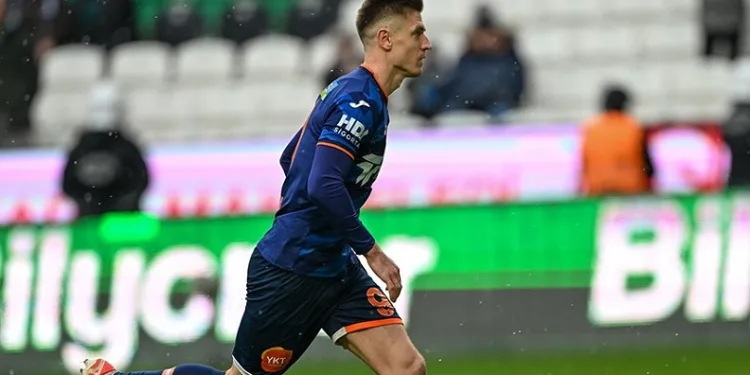 Başakşehir geriden gelip kazandı