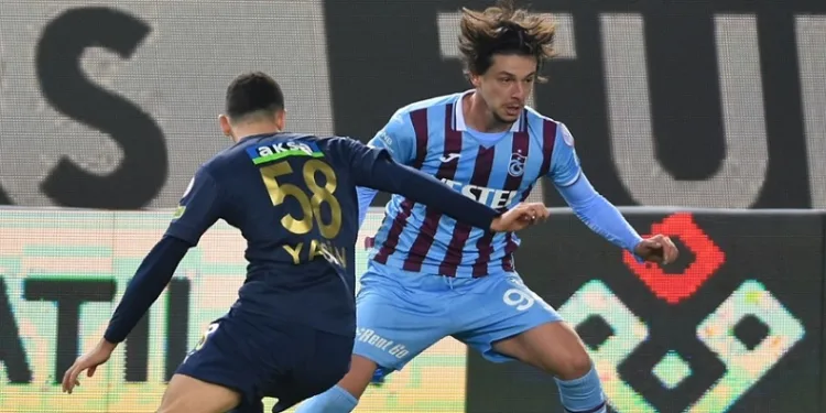 Trabzon’da kazanan Kasımpaşa