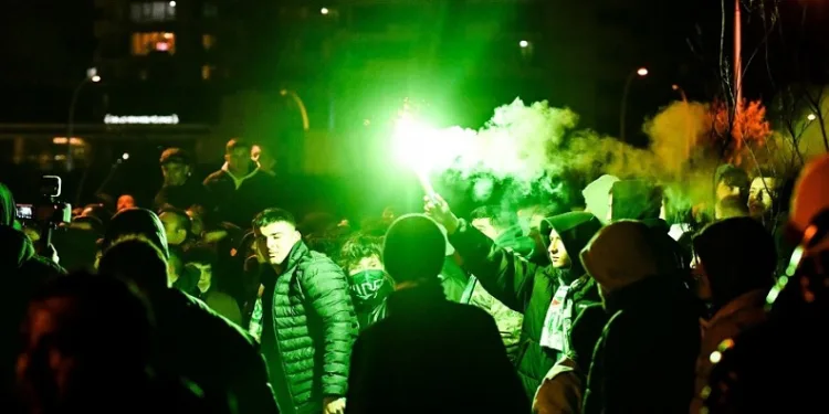 Bursaspor taraftarı özlüceye akın etti