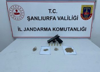 Zehir tacirleri jandarmadan kaçamadı