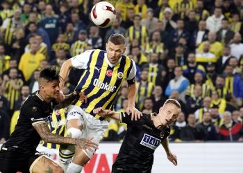 Dzeko, 5 maç sonra fileleri havalandırdı