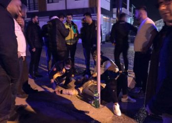 Otomobil ile motosiklet çarpıştı