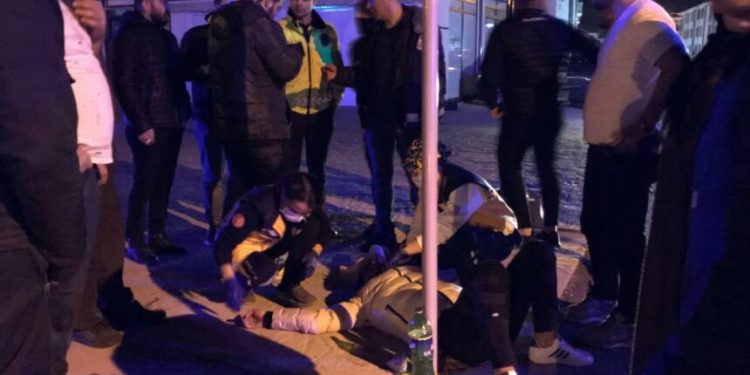 Otomobil ile motosiklet çarpıştı