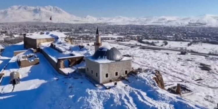 Kar yağışı sonrası kartpostallık görüntüler oluştu